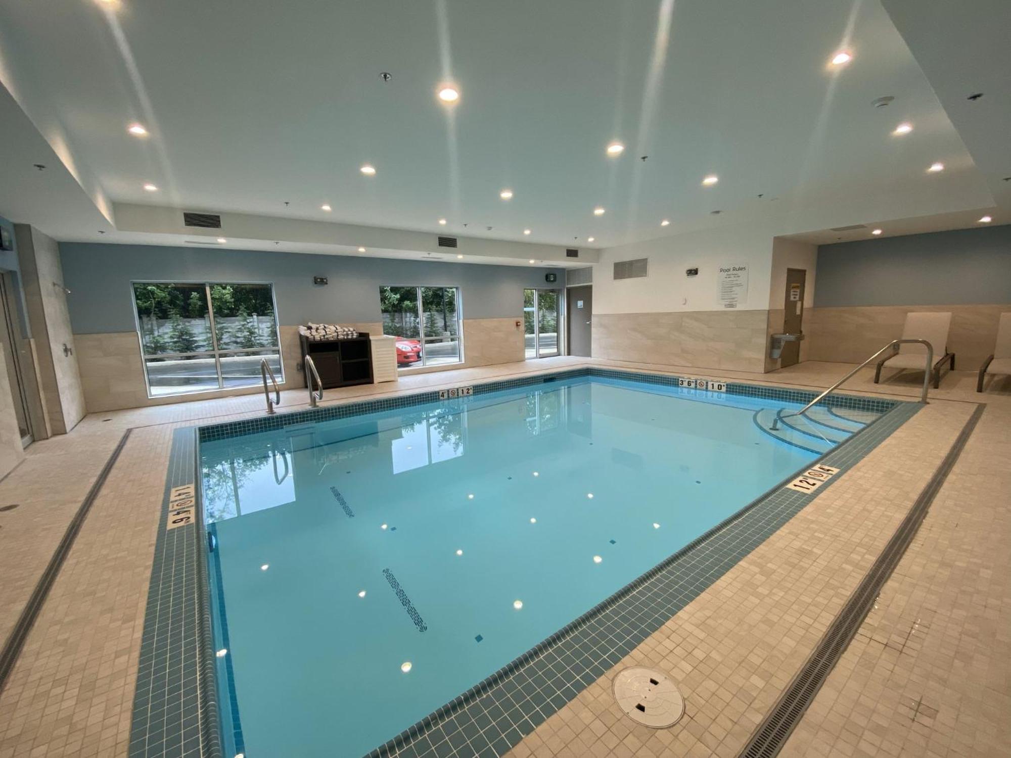 Holiday Inn Express & Suites - Courtenay - Comox By Ihg Esterno foto